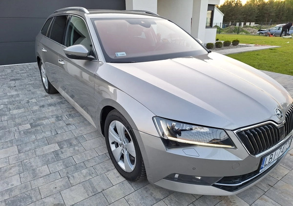 Skoda Superb cena 60900 przebieg: 254100, rok produkcji 2016 z Miasteczko Śląskie małe 596